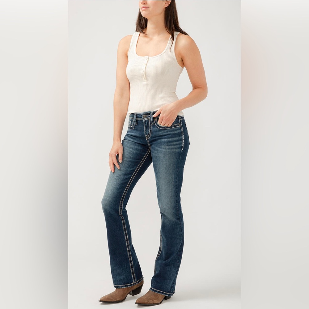 Silver Suki Mid Rise Bootcut Jeans size 27